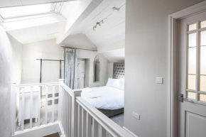 The Artists Loft - a superb cottage sensitively converted from a Grade II Listed 17th Century building